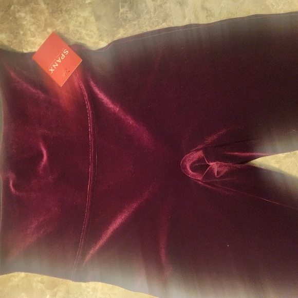 SPANX Red Leggings - Picture 7 of 9
